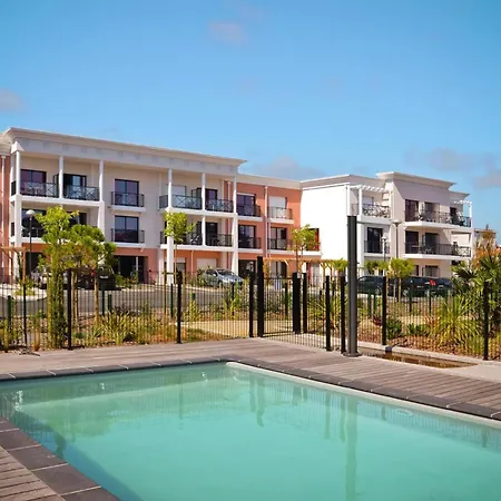 Apartment Coastal With Pool In